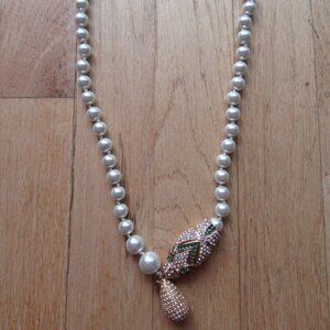 VINTAGE GRAZIANO JEWELED SNAKE KNOTTED BEAD NECKLACE/FAUX PEARL/WHITE!
